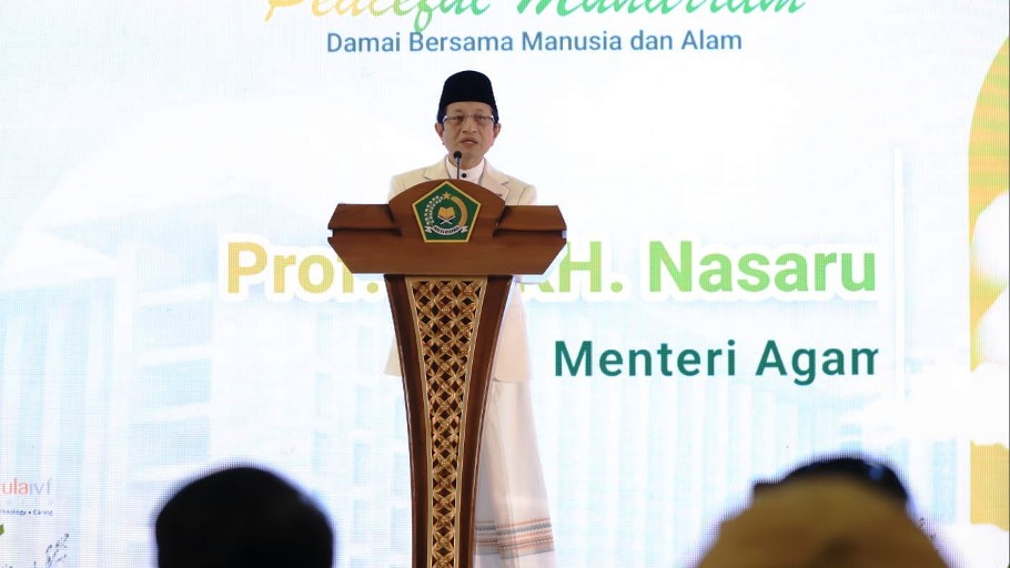 Menteri Agama Republik Indonesia, Nasaruddin Umar, menghadiri acara nikah massal bagi 100 pasangan, di Masjid Istiqlal, Jakarta, hari Sabtu, tanggal 18 Juni 2025. (foto : Kemenag.go.id)