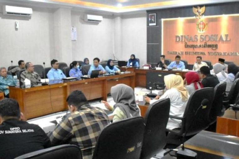 Komisi V Dewan Perwakilan Rakyat Daerah (DPRD) Provinsi Sumatera Selatan (Sumsel) melakukan kunjungan kerja ke Dinas Sosial dan Dinas Kesehatan Daerah Istimewa Yogyakarta pada Rabu, tanggal 7 Mei 2025. (BEKISARMEDIA.ID/SIKUMBANG)