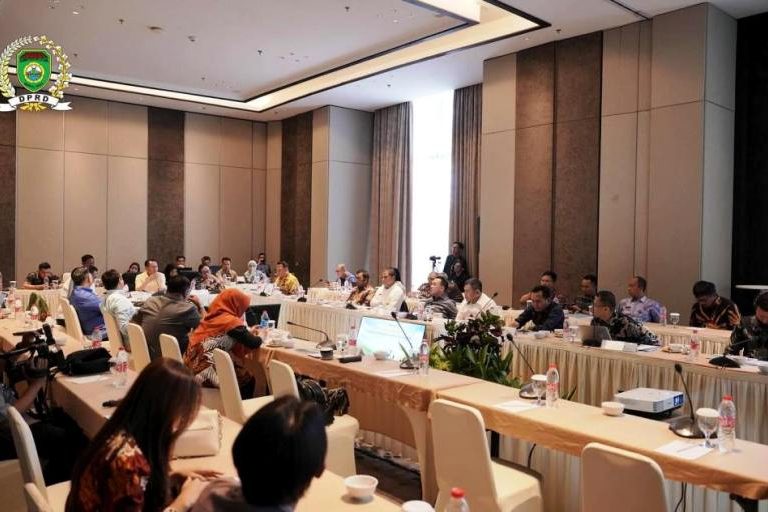 Dewan Perwakilan Rakyat Daerah (DPRD) Provinsi Sumatera Selatan (Sumsel) menerima kunjungan kerja Panitia Kerja (Panja) Mineral dan Batubara (Minerba) Komisi XII Dewan Perwakilan Rakyat (DPR) Republik Indonesia pada hari Jum'at, tanggal 9 Mei 2025. (BEKISARMEDIA.ID/SIKUMBANG)