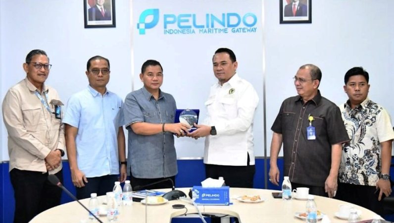 Ketua Dewan Perwakilan Rakyat Daerah (DPRD) Provinsi Sumatera Selatan (Sumsel), Andie Dinialdie, melakukan kunjungan kerja ke kantor PT Pelindo, pada hari Kamis, tanggal 22 Mei 2025. (BEKISARMEDIA.ID/SIKUMBANG)