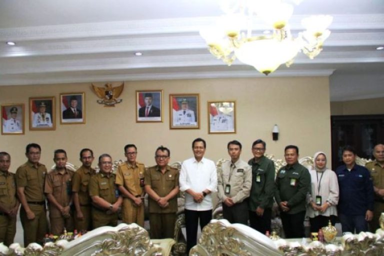 Bupati Muara Enim, Edison, menerima perwakilan dari Pertamina Geothermal Energy di Rumah Dinas Bupati, pada tanggal 16 Juni 2025. (BEKISARMEDIA.ID/PJS SUMSEL)