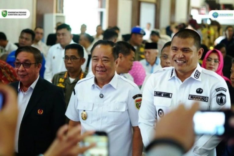 Wakil Gubernur Provinsi Sumatera Selatan (Sumsel), Cik Ujang, menghadiri Pelantikan Pengurus KONI Kota Prabumulih Masa Bakti 2024-2028 pada hari Rabu, tanggal 18 Juni 2025. (BEKISARMEDIA.ID/SIKUMBANG)