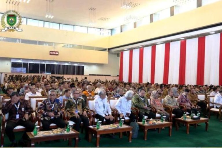 Ketua didampingi anggota Dewan Perwakilan Rakyat Daerah (DPRD) Provinsi Sumatera Selatan (Sumsel) menghadiri kegiatan Dialog Sarasehan dengan tema Memperkokoh Ideologi Pancasila, Tantangan Geopolitik Dunia, dan Peluang Menuju Indonesia Raya, di Gedung DPR/MPR Republik Indonesia, Jakarta, pada hari Rabu, tanggal 21 Mei 2025. (BEKISARMEDIA.ID/SIKUMBANG)