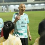 Satoru Mochizuki, pelatih asal Jepang yang akrab disapa Coach Mochi. (BEKISARMEDIA.ID/TRI)