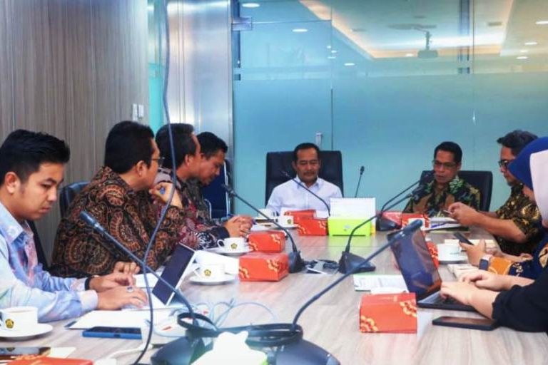 Wakil Bupati Muba, Rohman, dalam audiensi bersama Direktur Perencanaan dan Pembangunan Infrastruktur Migas Kementerian ESDM, pada hari Kamis, tanggal 25 Juli 2025. (BEKISARMEDIA.ID/SIKUMBANG)