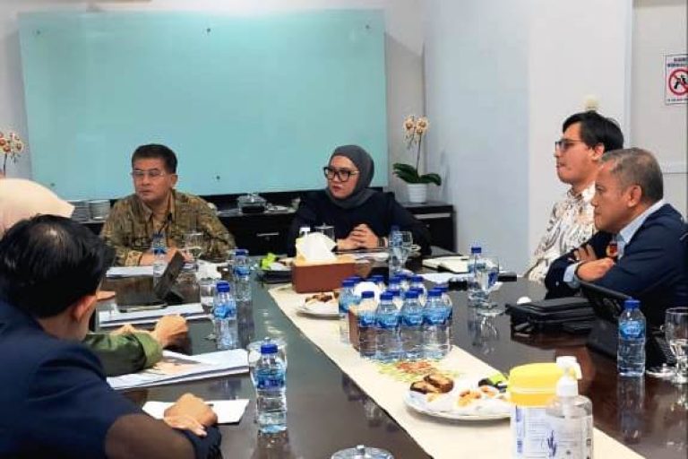 Suasana audiensi antara Pengurus Perserosi Jabar dengan Pemprov Jabar, yang diinisiasi oleh Anggota Komite III DPD RI, Agita Nurfianti, pada hari Jum'at, tanggal 18 Juli 2025. (foto : Dok. Pribadi Agita Nurfianti)