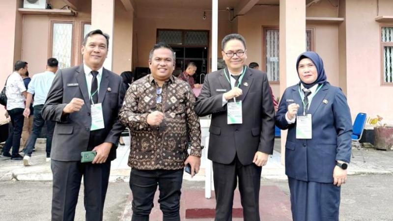 Kepala Dinas Kominfo Kabupaten Muba, Herryandi Sinulingga, bersama tiga pejabat lainnya, saat mengikuti Diklat Inovasi Digital di Diklat BKPSDM Kota Lubuklinggau. (BEKISARMEDIA.ID/SIKUMBANG)