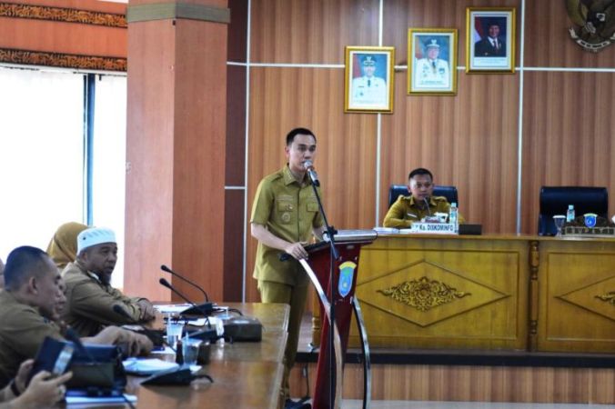 Bupati Kabupaten Ogan Komering Ilir, H. Muchendi Mahzareki, saat menghadiri kegiatan peluncuran layanan terbaru Pemerintah Kabupaten Ogan Komering Ilir yang bertajuk Lapor Bupati, hari Senin, tanggal 14 Juli 2025. (BEKISARMEDIA.ID/SIKUMBANG)