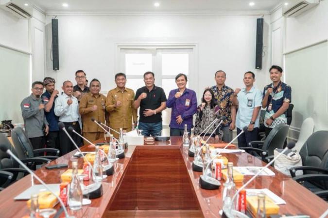Bupati Muba, M. Toha saat menerima kunjungan jajaran Balai Pelestarian Kebudayaan (BPK) Wilayah VI Sumatera Selatan (Sumsel) di Kantor Perwakilan Pemerintah Kabupaten (Pemkab) Muba di Palembang, pada hari Selasa, tanggal 28 Mei 2025. (BEKISARMEDIA.ID/APRIZAL)