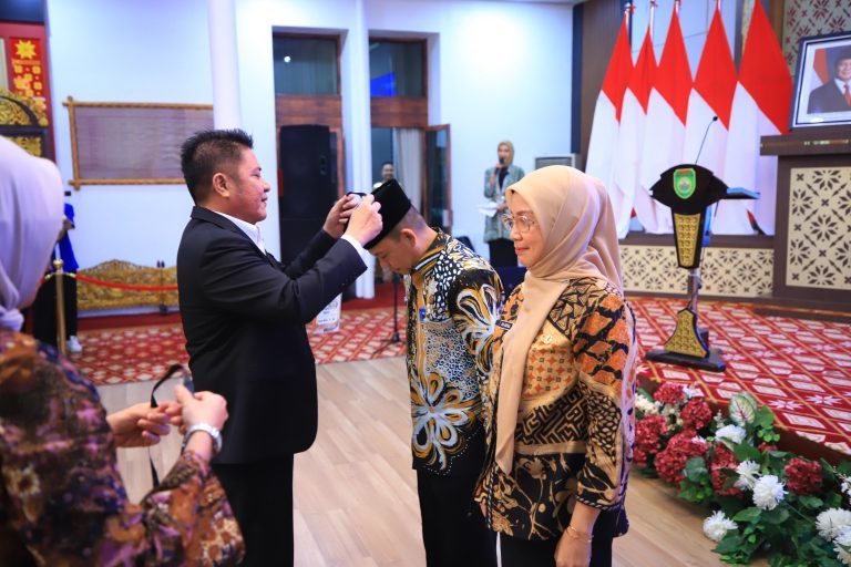 Gubernur Provinsi Sumatera Selatan, Herman Deru, membuka Pelatihan Kepemimpinan Nasional Tingkat II di Griya Agung, Palembang, pada hari Senin, tanggal 7 Juli 2025. (BEKISARMEDIA.ID/SIKUMBANG)