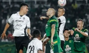 Suasana pertandingan persahabatan antara Persebaya dengan PSS Sleman di Stadion Gelora Bung Tomo, Surabaya, pada hari Sabtu malam, tanggal 19 Juli 2025. (foto : ileague.id) Suasana pertandingan persahabatan antara Persebaya dengan PSS Sleman di Stadion Gelora Bung Tomo, Surabaya, pada hari Sabtu malam, tanggal 19 Juli 2025. (foto : ileague.id)