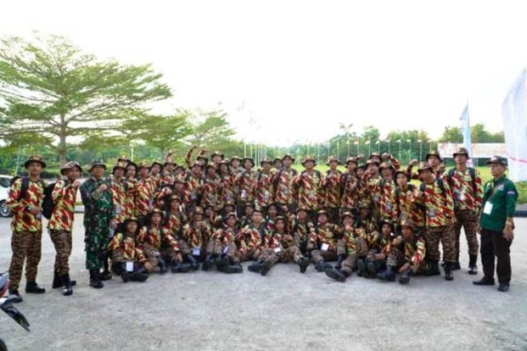 Semangat nasionalisme dan kebersamaan tampak menyala dalam diri ratusan pelajar dari enam kabupaten dan kota di Sumatera Selatan (Sumsel), yang mengikuti kegiatan retret Laskar Pandu Satria di Bumi Perkemahan Gandus, Palembang, pada hari Rabu, tanggal 3 Juli 2025. (BEKISARMEDIA.ID/SIKUMBANG)