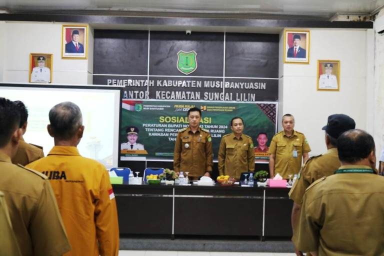 Dinas Pekerjaan Umum dan Penataan Ruang (PUPR) melaksanakan Sosialisasi Peraturan Bupati (Perbup) No. 43 Tahun 2024 tentang Rencana Detail Tata Ruang (RDTR) Kawasan Perkotaan Sungai Lilin Tahun 2024-2044. (BEKISARMEDIA.ID/SIKUMBANG)