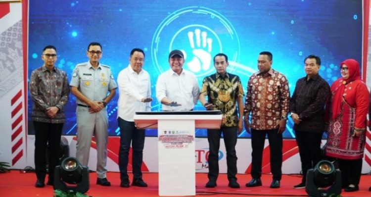 Gubernur Provinsi Sumatera Selatan (Sumsel), Herman Deru, resmi meluncurkan program Pemutihan atau Pemberian Keringanan dan Pembebasan Sanksi Administratif Pajak Kendaraan Bermotor (PKB) Tahun 2025 di PTC Mall, Palembang, hari Sabtu, tanggal 16 Agustus 2025. (BEKISARMEDIA.ID/SIKUMBANG)
