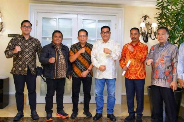 Bupati Musi Banyuasin (Muba), M. Toha, menghadiri Rapat Koordinasi dan Penyusunan Formasi Dewan Pengurus Asosiasi Daerah Penghasil Migas dan Energi Terbarukan (ADPMET) untuk periode 2025–2030, di Hotel Gran Mahakam, Kebayoran Baru, Jakarta Selatan, hari Kamis, tanggal 7 Agustus 2025 (BEKISARMEDIA.ID/SIKUMBANG)
