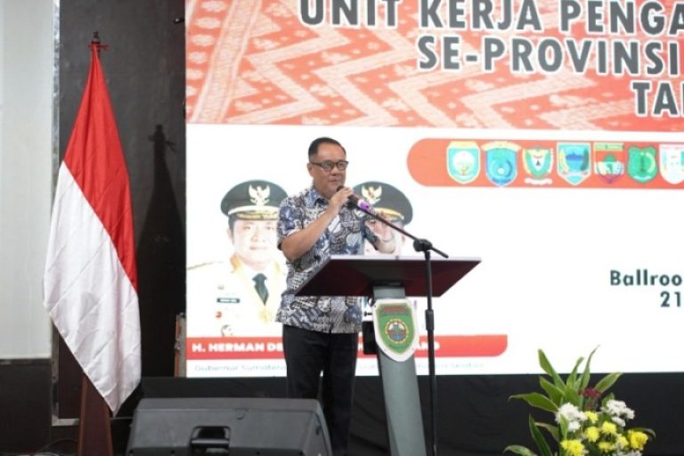 Wakil Gubernur (Wagub) Sumatera Selatan (Sumsel), Cik Ujang, secara resmi membuka Rapat Koordinasi (Rakor) Unit Kerja Pengadaan Barang dan Jasa (UKPBJ) se Sumsel Tahun 2025 di Ballroom Hotel Swarna Dwipa, Palembang, hari Kamis, tanggal 21 Agustus 2025. (BEKISARMEDIA.ID/SIKUMBANG)