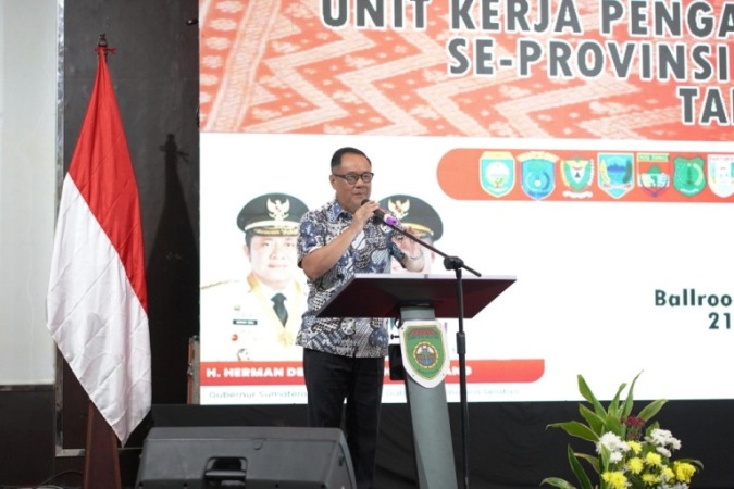 Wakil Gubernur (Wagub) Sumatera Selatan (Sumsel), Cik Ujang, secara resmi membuka Rapat Koordinasi (Rakor) Unit Kerja Pengadaan Barang dan Jasa (UKPBJ) se Sumsel Tahun 2025 di Ballroom Hotel Swarna Dwipa, Palembang, hari Kamis, tanggal 21 Agustus 2025. (BEKISARMEDIA.ID/SIKUMBANG)