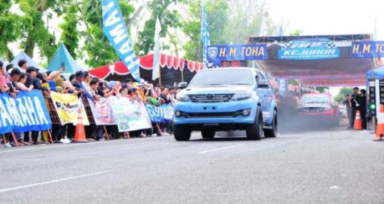 BAF Drag Race & Drag Bike Kejurda Ikatan Motor Indonesia (IMI) Provinsi Sumatera Selatan (Sumsel) Putaran II, yang digelar di Sekayu, pada hari Sabtu, tanggal 2 Agustus 2025. (BEKISARMEDIA.ID/SIKUMBANG)