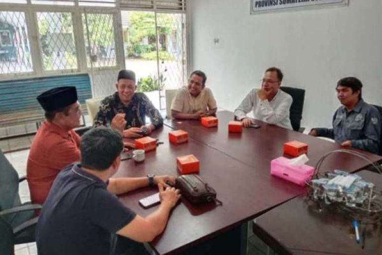 Dewan Pimpinan Daerah (DPD) Pro Jurnalismedia Siber (PJS) Sumatera Selatan (Sumsel) menggelar silaturahmi dengan Komisi Informasi (KI) Sumsel di ruang rapat KI Sumsel, pada hari Jum'at, tanggal 22 Agustus 2025. (BEKISARMEDIA.ID/MIFTAHUL)