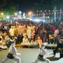 Bupati OKI, H. Muchendi Mahzareki, menghadiri Malam Tapai di Kawasan Tugu Jam Kayuagung, pada hari Jum'at malam, tanggal 29 Agustus 2025. (BEKISARMEDIA.ID/SIKUMBANG)
