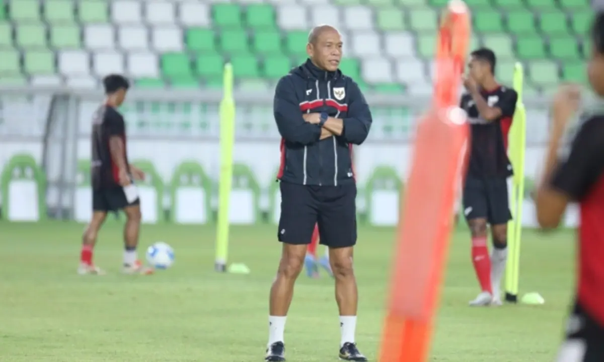 Pelatih Tim Nasional Indonesia U-17, Nova Arianto memimpin latihan perdana di Stadion Utama Sumatera Utara, Medan, pada hari Sabtu malam, tanggal 9 Agustus 2025. (foto : pssi.org) Pelatih Tim Nasional Indonesia U-17, Nova Arianto memimpin latihan perdana di Stadion Utama Sumatera Utara, Medan, pada hari Sabtu malam, tanggal 9 Agustus 2025. (foto : pssi.org)