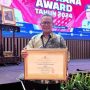 Vice Director PT OKI Pulp & Paper Mills, Gadang Harto Hartawan, menerima penghargaan Juara 1 Paritrana Award Tingkat Provinsi Sumatera Selatan (Sumsel) Tahun 2024, untuk kategori Badan Usaha Sektor Pertambangan, Manufaktur, dan Konstruksi, pada hari Rabu, tanggal 27 Agustus 2025. (BEKISARMEDIA.ID/SIKUMBANG)