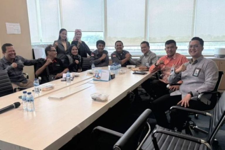 audiensi antara pengurus DPD PJS Sumsel dengan manajemen Bank Sumsel Babel, yang digelar di Ruang Rapat Lantai IV Kantor Pusat Bank Sumsel Babel, Jakabaring, Palembang, pada hari Kamis, tanggal 7 Agustus 2025. (BEKISARMEDIA.ID/MARWAH)