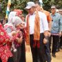 Gubernur Provinsi Sumatera Selatan (Sumsel), Herman Deru, meninjau langsung Pos Bantuan Hukum (Posbankum) di Desa Siju, Kecamatan Rambutan, Kabupaten Banyuasin, pada hari Kamis, tanggal 28 Agustus 2025. (BEKISARMEDIA.ID/SIKUMBANG)
