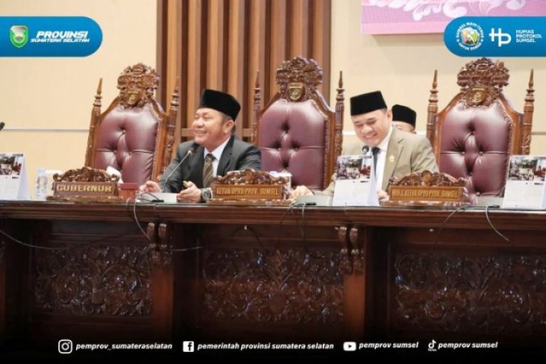 Dewan Perwakilan Rakyat Daerah (DPRD) Provinsi Sumatera Selatan (Sumsel) menggelar Rapat Paripurna XVIII dengan agenda Penjelasan Gubernur Sumatera Selatan terhadap Raperda Perubahan APBD Provinsi Sumsel Tahun Anggaran (TA) 2025, pada hari Jum'at, tanggal 18 Agustus 2025. (BEKISARMEDIA.ID/SIKUMBANG)