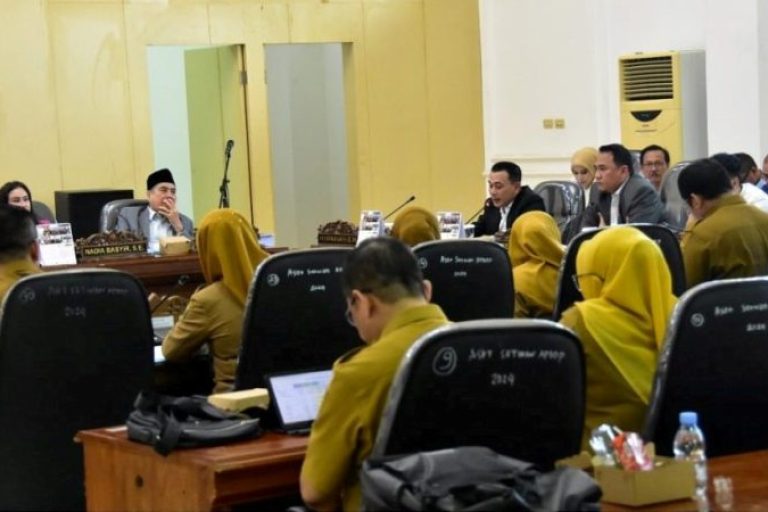 Badan Anggaran (Banggar) Dewan Perwakilan Rakyat Daerah (DPRD) Provinsi Sumatera Selatan (Sumsel) menggelar rapat bersama Tim Anggaran Pendapatan Daerah (TAPD) Sumsel dan Inspektorat Provinsi Sumsel. (BEKISARMEDIA.ID/SIKUMBANG)