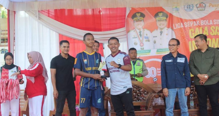 Abqory Sheva Alfiano sukses menyabet gelar pencetak gol terbanyak dengan torehan empat gol sepanjang fase grup pada ajang Gala Siswa Indonesia (GSI) tingkat Provinsi Sumatera Selatan (Sumsel) tahun 2025. (BEKISARMEDIA.ID/SIKUMBANG)