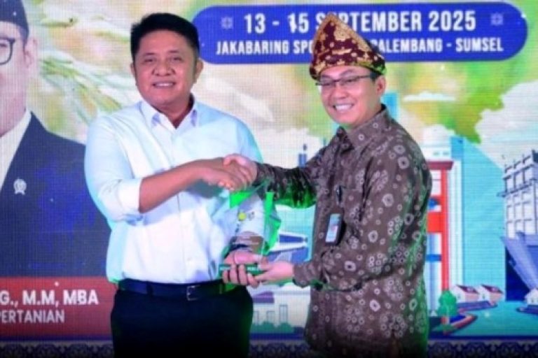 Gubernur Sumatera Selatan, Herman Deru, menghadiri acara Gebyar Perbenihan Tanaman Pangan Nasional X di Jakabaring Sport City (JSC) Palembang, hari Sabtu, tanggal 13 September 2025. (BEKISARMEDIA.ID/SIKUMBANG)