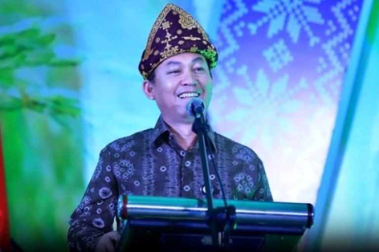 Gubernur Sumatera Selatan, Herman Deru, menghadiri acara Gebyar Perbenihan Tanaman Pangan Nasional X di Jakabaring Sport City (JSC) Palembang, hari Sabtu, tanggal 13 September 2025. (BEKISARMEDIA.ID/SIKUMBANG)