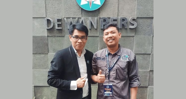 Ketua DPD PJS Jambi, Wahyu Jati Syawaludin, saat bersama Ketum DPP PJS, Mahmud Marhaba. (foto : dokumen pribadi ketua DPD PJS Jambi)