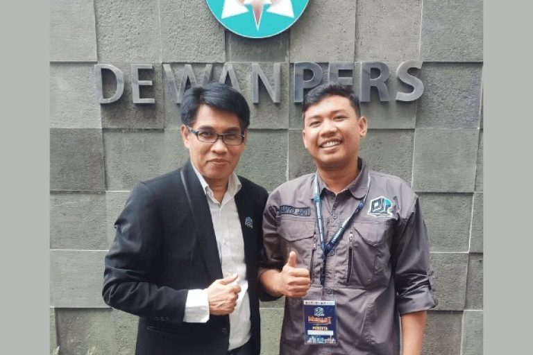 Ketua DPD PJS Jambi, Wahyu Jati Syawaludin, saat bersama Ketum DPP PJS, Mahmud Marhaba. (foto : dokumen pribadi ketua DPD PJS Jambi)