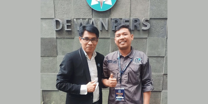 Ketua DPD PJS Jambi, Wahyu Jati Syawaludin, saat bersama Ketum DPP PJS, Mahmud Marhaba. (foto : dokumen pribadi ketua DPD PJS Jambi)