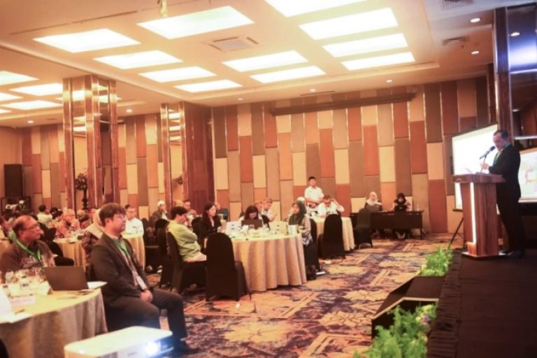 Sekretaris Daerah (Sekda) Provinsi Sumatera Selatan (Sumsel), Edward Candra, resmi membuka The 4th International Workshop on the Peatland Restoration for Sustainable Development, pada hari Rabu, tanggal 3 September 2025. (BEKISARMEDIA.ID/SIKUMBANG)