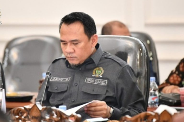 Badan Anggaran (Banggar) DPRD Provinsi Sumatera Selatan (Sumsel) menggelar rapat lanjutan untuk menyinkronisasi Rancangan Perubahan Kebijakan Umum Anggaran (KUA) dan Prioritas Plafon Anggaran Sementara (PPAS) Tahun Anggaran 2025. (BEKISARMEDIA.ID?SIKUMBANG)