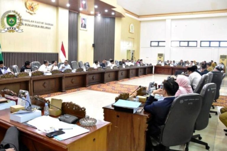 Badan Anggaran (Banggar) Dewan Perwakilan Rakyat Daerah (DPRD) Provinsi Sumatera Selatan (Sumsel) menggelar rapat bersama Tim Anggaran Pendapatan Daerah (TAPD) Sumsel dan Inspektorat Provinsi Sumsel. (BEKISARMEDIA.ID/SIKUMBANG)