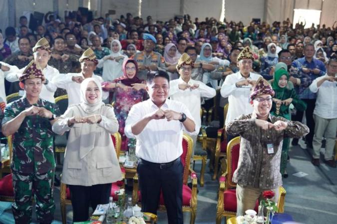 Gubernur Sumatera Selatan, Herman Deru, menghadiri acara Gebyar Perbenihan Tanaman Pangan Nasional X di Jakabaring Sport City (JSC) Palembang, hari Sabtu, tanggal 13 September 2025. (BEKISARMEDIA.ID/SIKUMBANG)