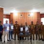 Penandatanganan Kerja Sama untuk mengatasi persoalan blankspot internet di desa-desa yang ada di Kabupaten Ogan Komering Ilir. (BEKISARMEDIA.ID/SIKUMBANG)