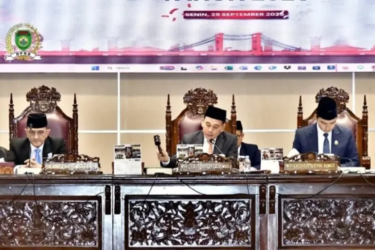 Pemerintah Provinsi (Pemprov) Sumatera Selatan (Sumsel) bersama Dewan Perwakilan Rakyat Daerah (DPRD) Sumsel menyepakati penambahan satu Rancangan Peraturan Daerah (Raperda) baru dalam Program Pembentukan Peraturan Daerah (Propemperda) Tahun 2025. (BEKISARMEDIA.ID/SIKUMBANG) Pemerintah Provinsi (Pemprov) Sumatera Selatan (Sumsel) bersama Dewan Perwakilan Rakyat Daerah (DPRD) Sumsel menyepakati penambahan satu Rancangan Peraturan Daerah (Raperda) baru dalam Program Pembentukan Peraturan Daerah (Propemperda) Tahun 2025. (BEKISARMEDIA.ID/SIKUMBANG)