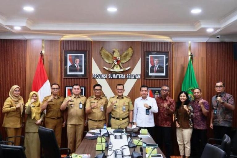 Rapat Koordinasi dan Audiensi bersama Inspektorat Jenderal Kementerian Perumahan dan Kawasan Permukiman (PKP), yang dipimpin langsung oleh Sekretaris Daerah (Sekda) Sumsel, Edward Candra, di Ruang Rapat Sekda, hari Selasa pagi, tanggal 9 September 2025. (BEKISARMEDIA.ID/SIKUMBANG)