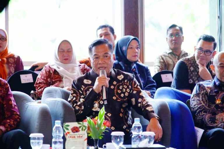 Bupati Kabupaten Musi Banyuasin (Muba), M. Toha, mengikuti Dialog Interaktif bertema Inovasi & Terobosan Mendorong Sumsel Mandiri Pangan yang digelar Tribun Sumsel dan Sriwijaya Post di Hotel Novotel Palembang, pada hari Jum'at, tanggal 24 Oktober 2025 (BEKISARMEDIA.ID/SIKUMBANG)