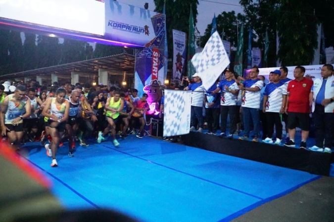 Peserta KORPRI Run Tahun 2025 dalam rangkaian Pesta Rakyat pada PORNAS KORPRI XVII yang digelar oleh Pemerintah Provinsi (Pemprov) Sumsel. (BEKISARMEDIA.ID/SIKUMBANG)