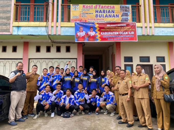 Dinas Tenaga Kerja dan Transmigrasi (Disnakertrans) Kabupaten Musi Banyuasin (Muba) menyambut kedatangan Kontingen Kabupaten Ogan Ilir, yang akan berlaga di ajang Pekan Olahraga Provinsi (Porprov) XV dan Peparprov Sumatera Selatan (Sumsel) tahun 2025. (BEKISARMEDIA.ID/SIKUMBANG)