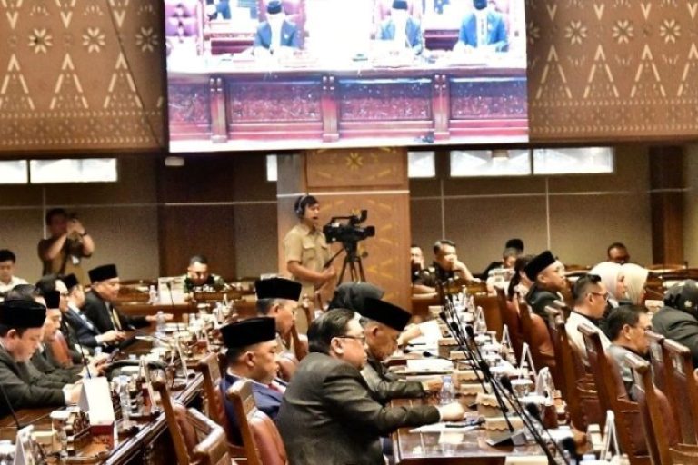 Pemerintah Provinsi (Pemprov) Sumatera Selatan (Sumsel) bersama Dewan Perwakilan Rakyat Daerah (DPRD) Sumsel menyepakati penambahan satu Rancangan Peraturan Daerah (Raperda) baru dalam Program Pembentukan Peraturan Daerah (Propemperda) Tahun 2025. (BEKISARMEDIA.ID/SIKUMBANG)