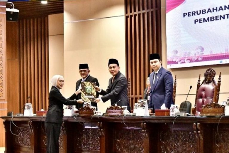 Pemerintah Provinsi (Pemprov) Sumatera Selatan (Sumsel) bersama Dewan Perwakilan Rakyat Daerah (DPRD) Sumsel menyepakati penambahan satu Rancangan Peraturan Daerah (Raperda) baru dalam Program Pembentukan Peraturan Daerah (Propemperda) Tahun 2025. (BEKISARMEDIA.ID/SIKUMBANG)