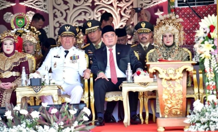 Ketua Dewan Perwakilan Rakyat Daerah (DPRD) Provinsi Sumatera Selatan (Sumsel), Andie Dinialdie, menghadiri upacara peringatan Hari Ulang Tahun (HUT) Kemerdekaan Republik Indonesia ke-80, yang digelar di halaman Griya Agung, Palembang, pada Minggu, 17 Agustus 2025. (BEKISARMEDIA.ID/SIKUMBANG)