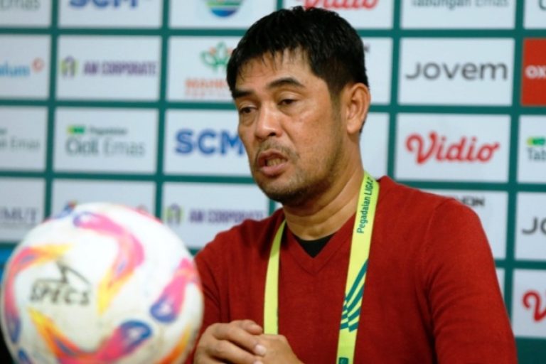 Nilmaizar, Pelatih Sumsel United di Pegadaian Championship Musim 2025/2026. (foto : Ileague.id)